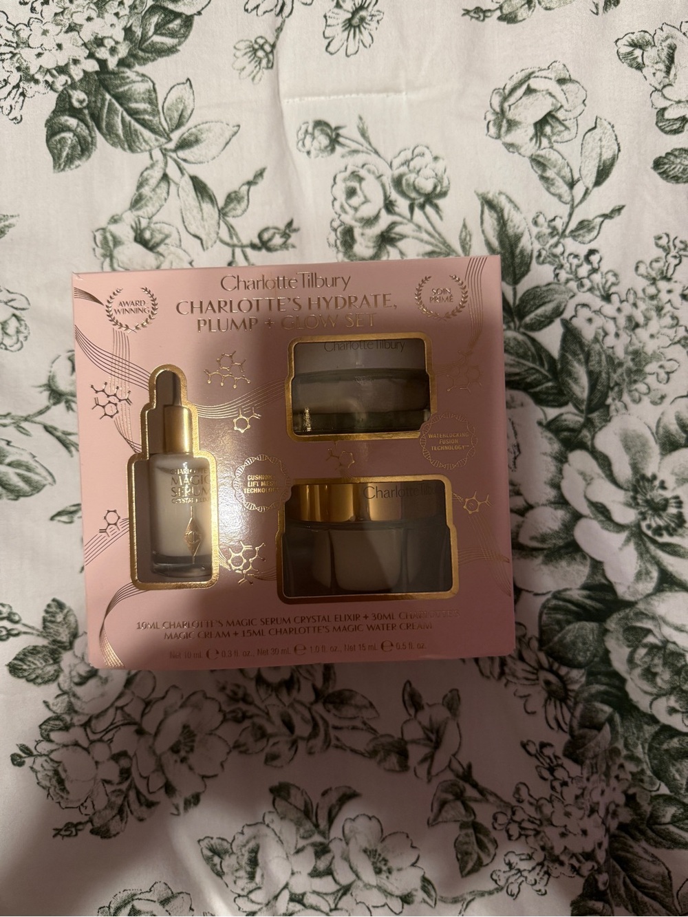 Charlotte Tilbury Pink and Gold Hydrate & Plump Skincare Set